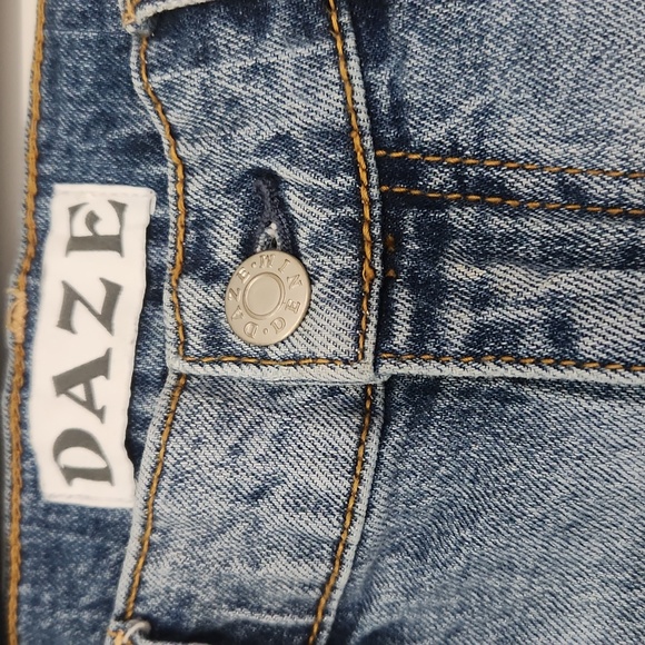 Daze Distressed jeans in great condition! - Picture 2 of 12